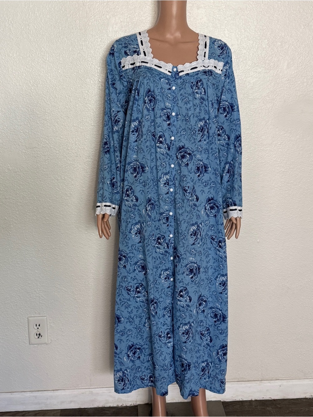 Only Necessities Blue Floral Cotton Maxi Nightgown Eyelet Lace Ribbon Size 1X